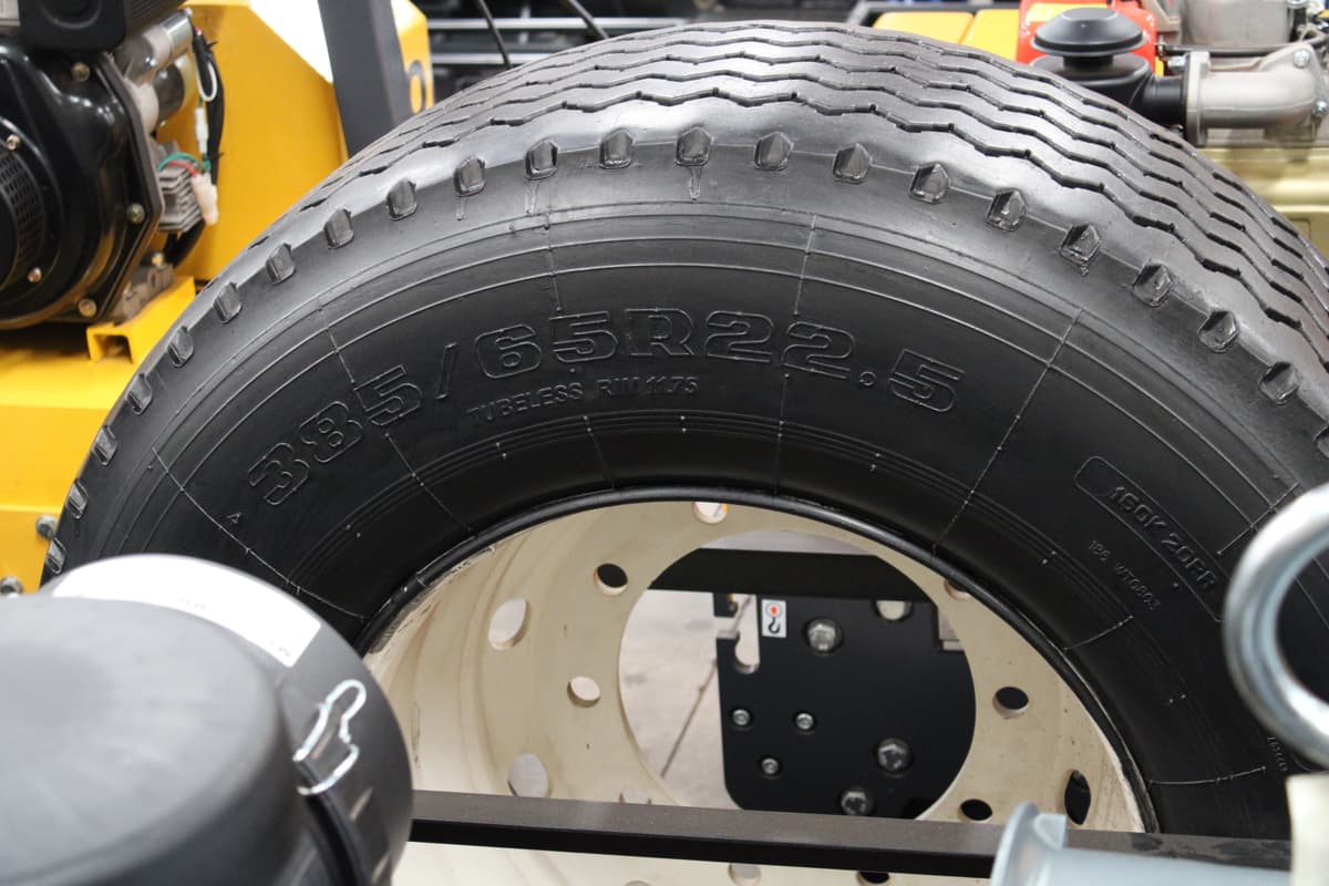 385/65R22-5